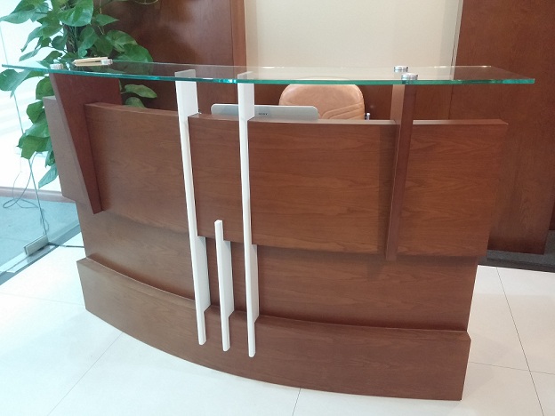 Thiết kế thi công quầy lễ tân QLT19