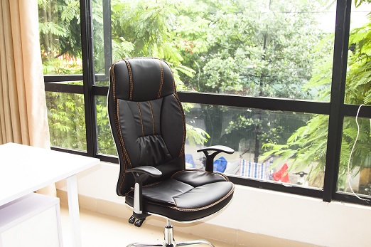 Ưu điểm tuyệt vời của dòng ghế xoay văn phòng nhập khẩu - ảnh 3
