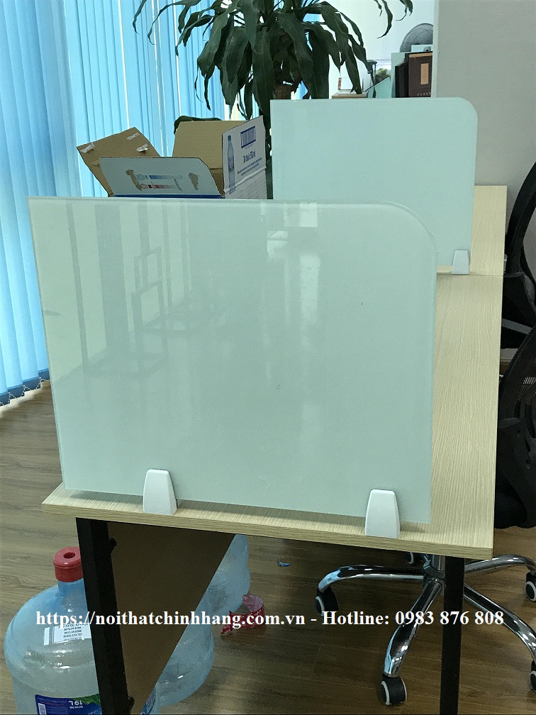 Thi công Vách ngăn kính mặt bàn VNK10 đẹp giá rẻ - ảnh 1