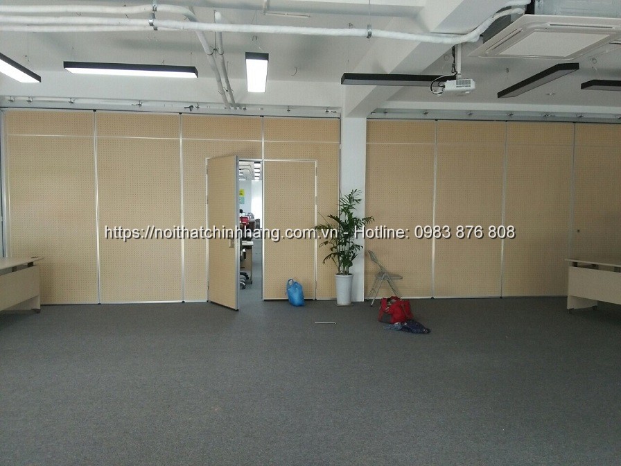 Vách ngăn di động VNDD-HG30 có cửa đi, cách âm tốt
