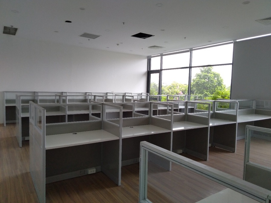 80% văn phòng làm việc sử dụng vách ngăn bàn - 1